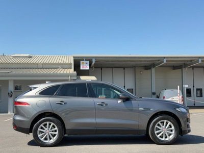 Jaguar F-Pace 2.0 D 180 CV AWD Pure (5)