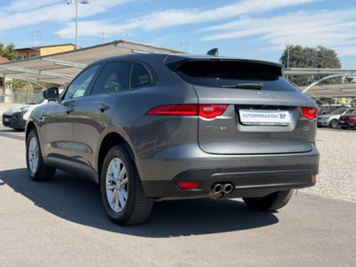 Jaguar F-Pace 2.0 D 180 CV AWD Pure (8)