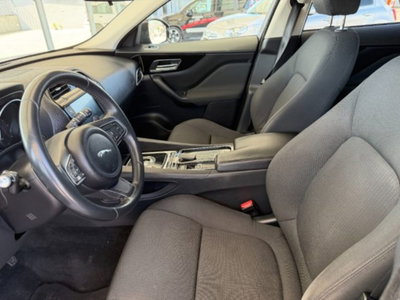 Jaguar F-Pace 2.0 D 180 CV AWD Pure (9)