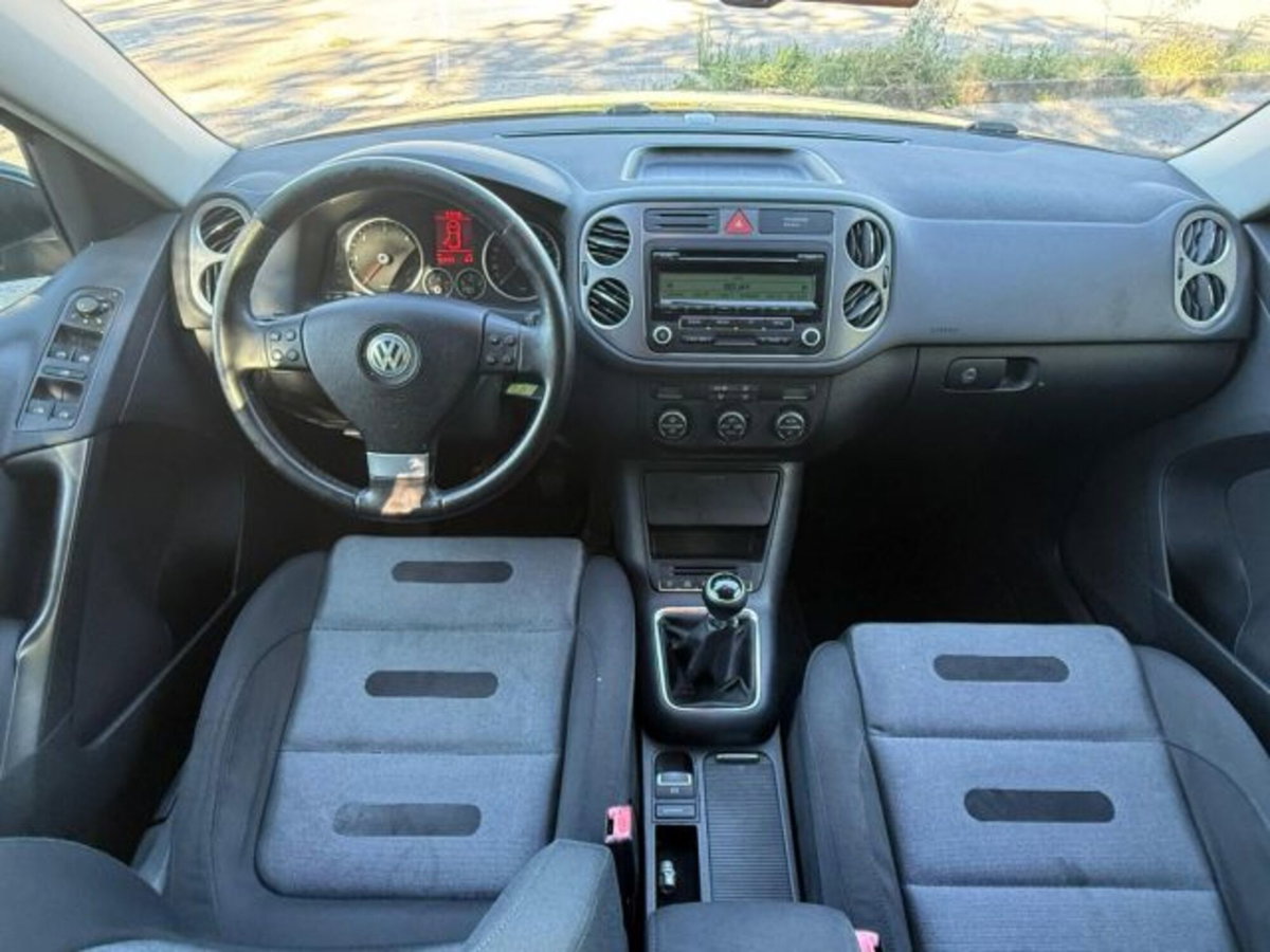 Volkswagen Tiguan 2.0 16V TDI DPF tiptronic Sport & Style (18°) (17)