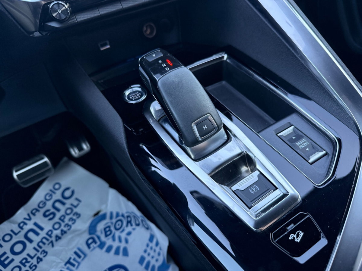 Peugeot 3008 BlueHDi 130 S&S EAT8 GT Pack (13)
