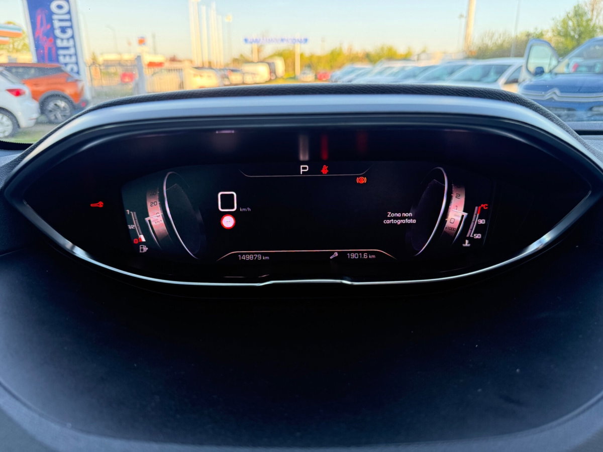 Peugeot 3008 BlueHDi 130 S&S EAT8 GT Pack (14)