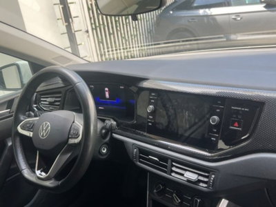 Volkswagen Polo 1.0 tsi Life 95cv (10)