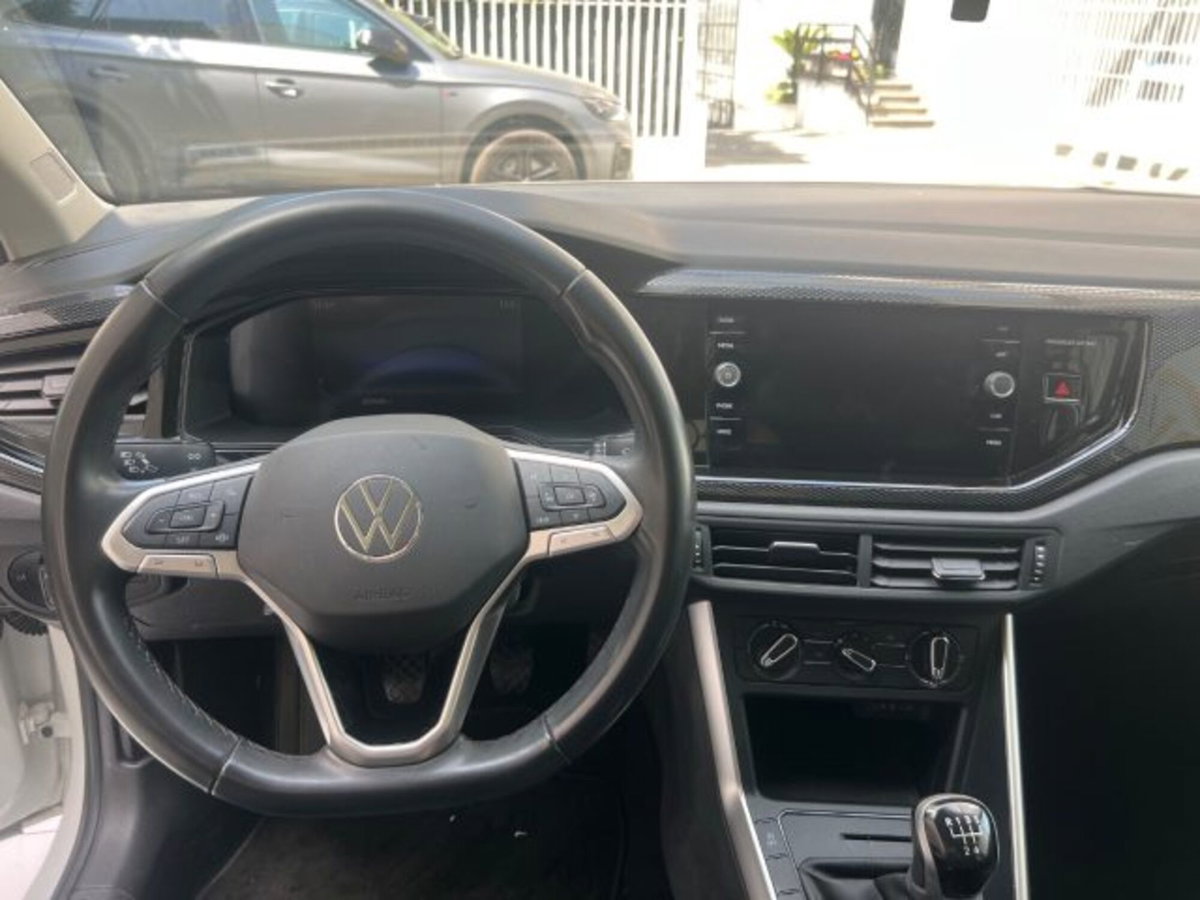 Volkswagen Polo 1.0 tsi Life 95cv (14)