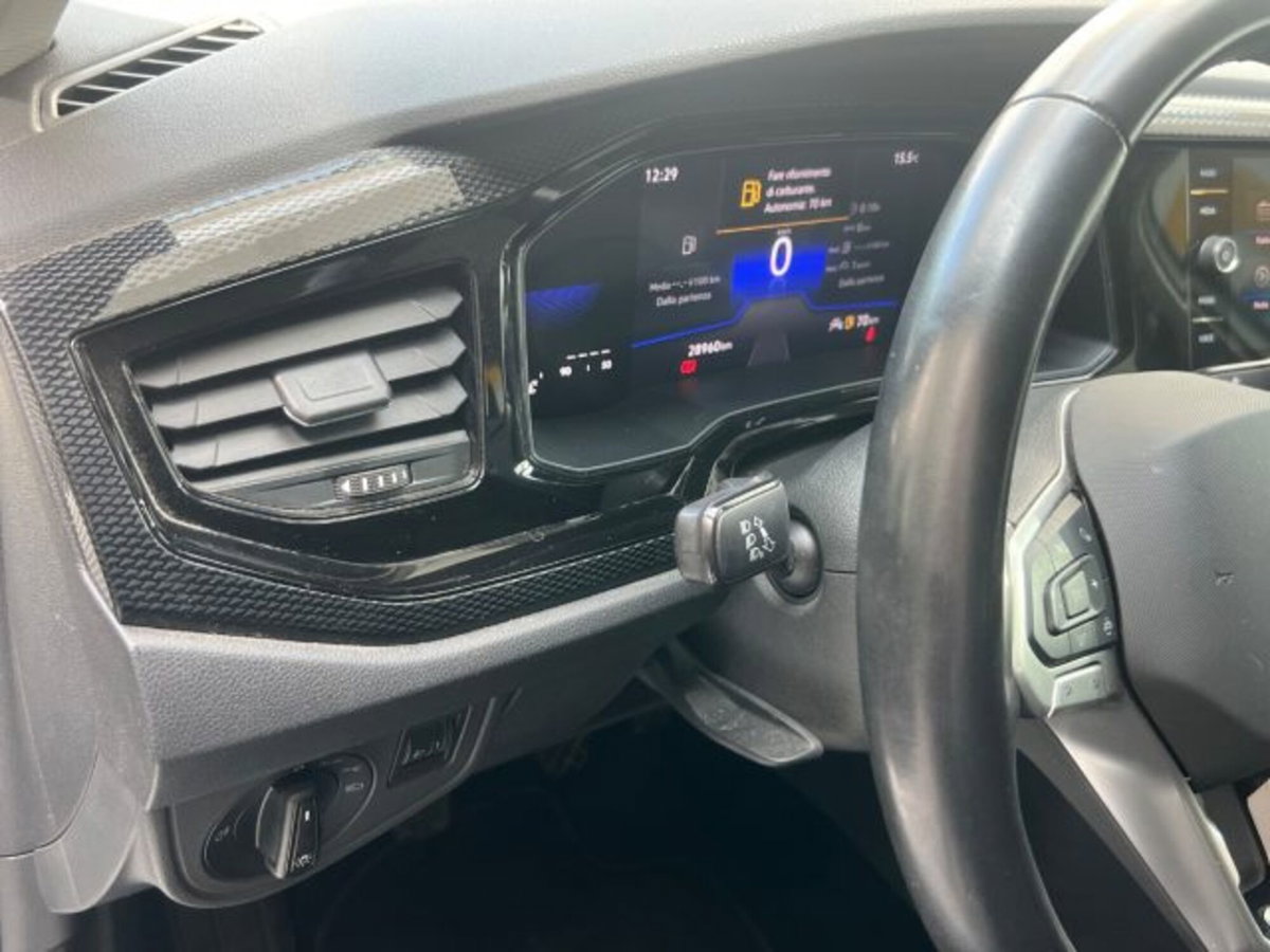 Volkswagen Polo 1.0 tsi Life 95cv (19)