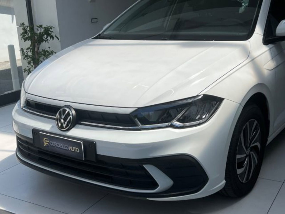 Volkswagen Polo 1.0 tsi Life 95cv (2)