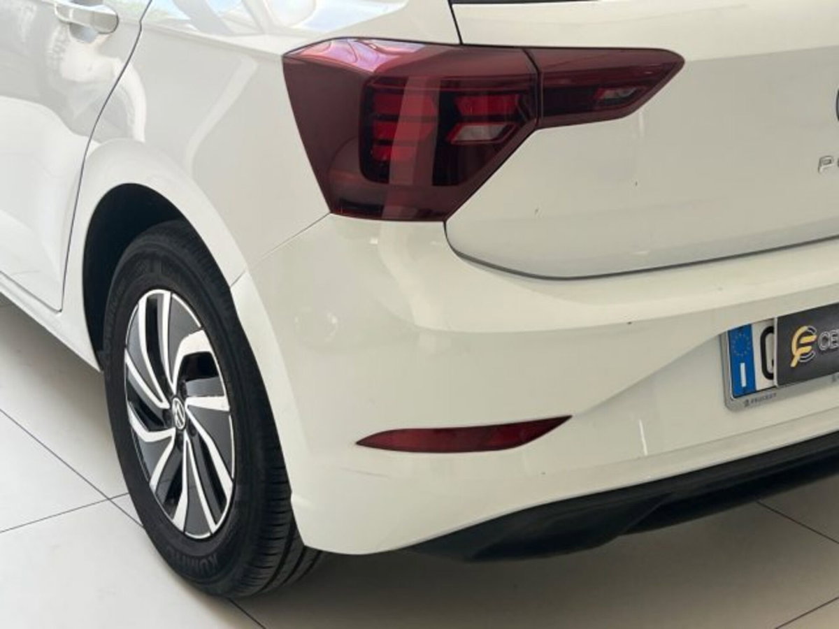 Volkswagen Polo 1.0 tsi Life 95cv (6)