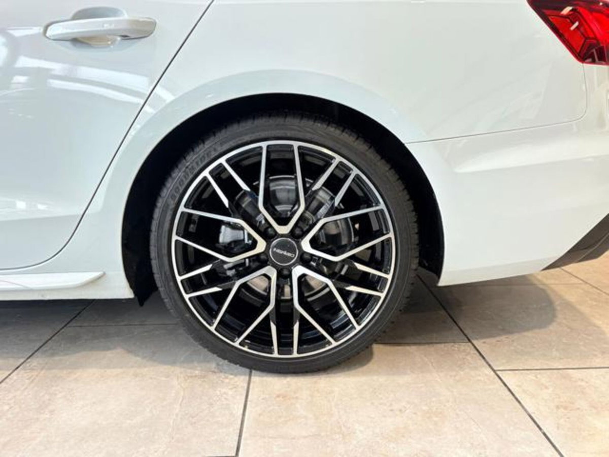 Audi A4 Avant 35 2.0 tdi mhev S Line edition 163cv s-tronic (9)