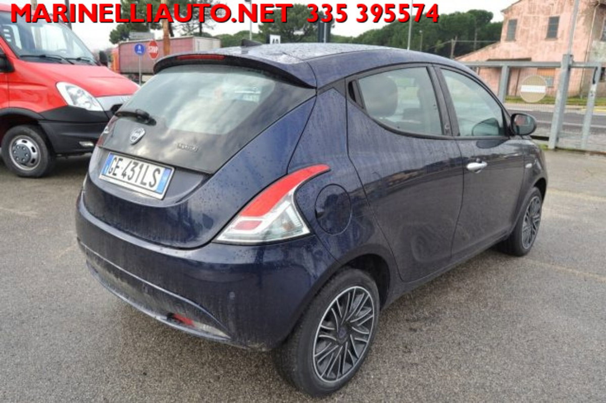 Lancia Ypsilon 1.0 FireFly 5 porte S&S Hybrid Ecochic Gold (6)