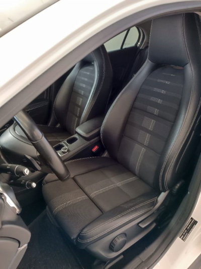 Mercedes-Benz GLA SUV 180 d Automatic Premium (12)