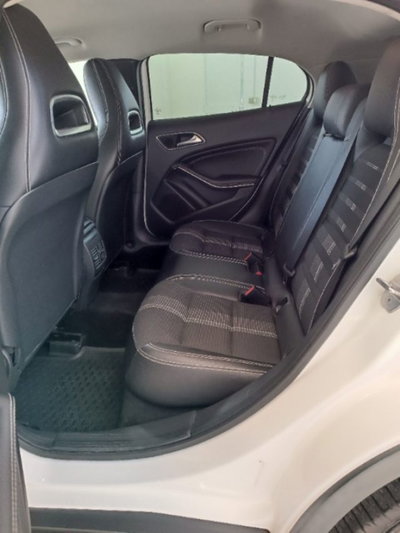Mercedes-Benz GLA SUV 180 d Automatic Premium (15)