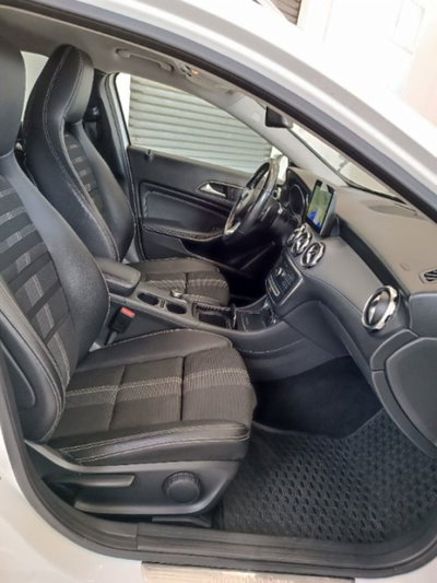 Mercedes-Benz GLA SUV 180 d Automatic Premium (17)