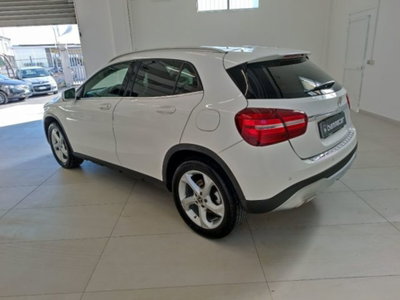 Mercedes-Benz GLA SUV 180 d Automatic Premium (4)