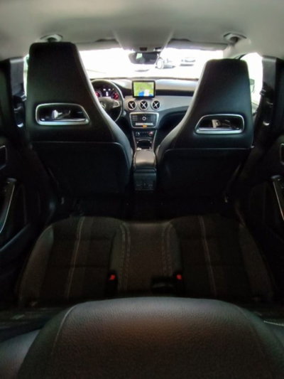 Mercedes-Benz GLA SUV 180 d Automatic Premium (9)