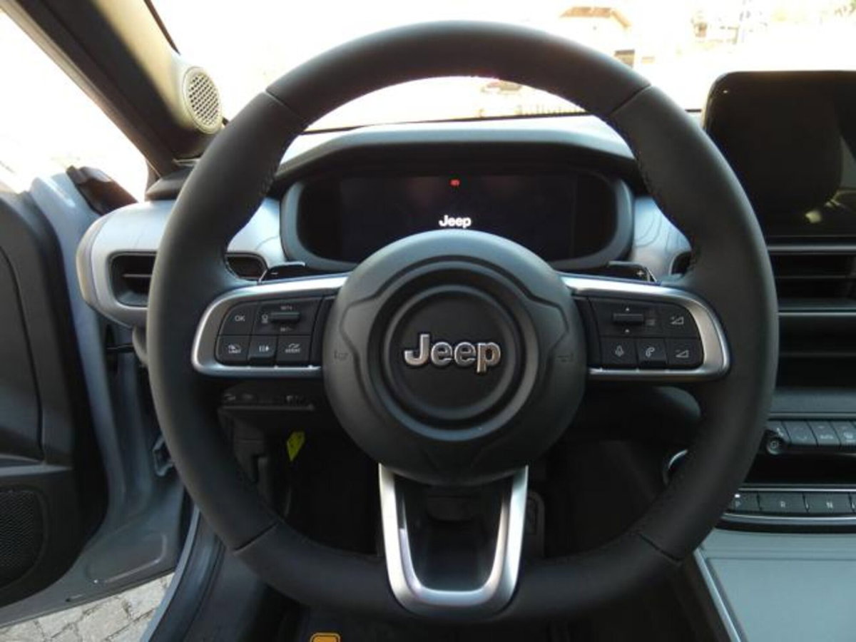 Jeep Avenger 1.2 turbo e-hybrid mhev The North Face 4xe 145cv edct6 (11)