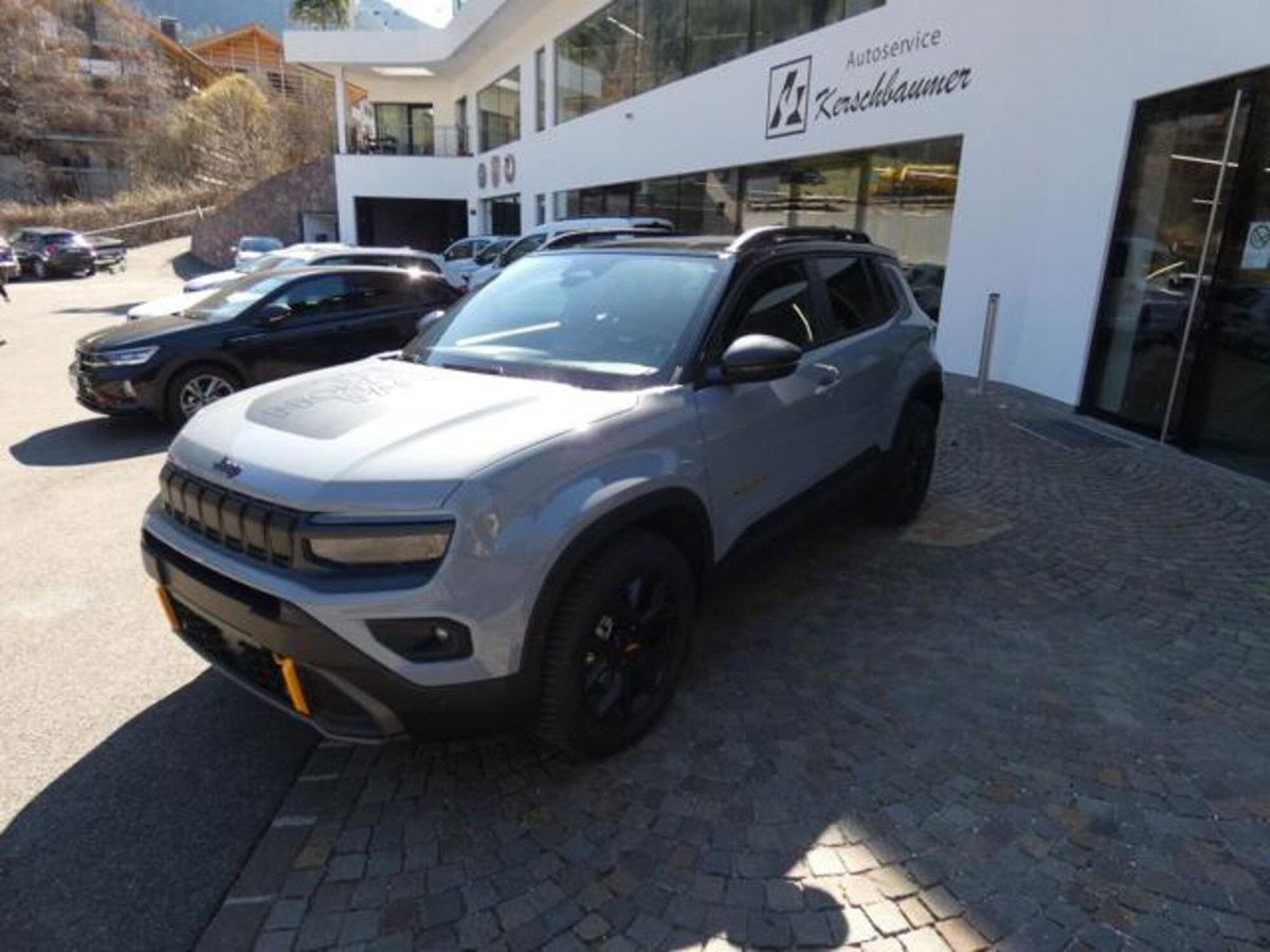 Jeep Avenger 1.2 turbo e-hybrid mhev The North Face 4xe 145cv edct6 (2)