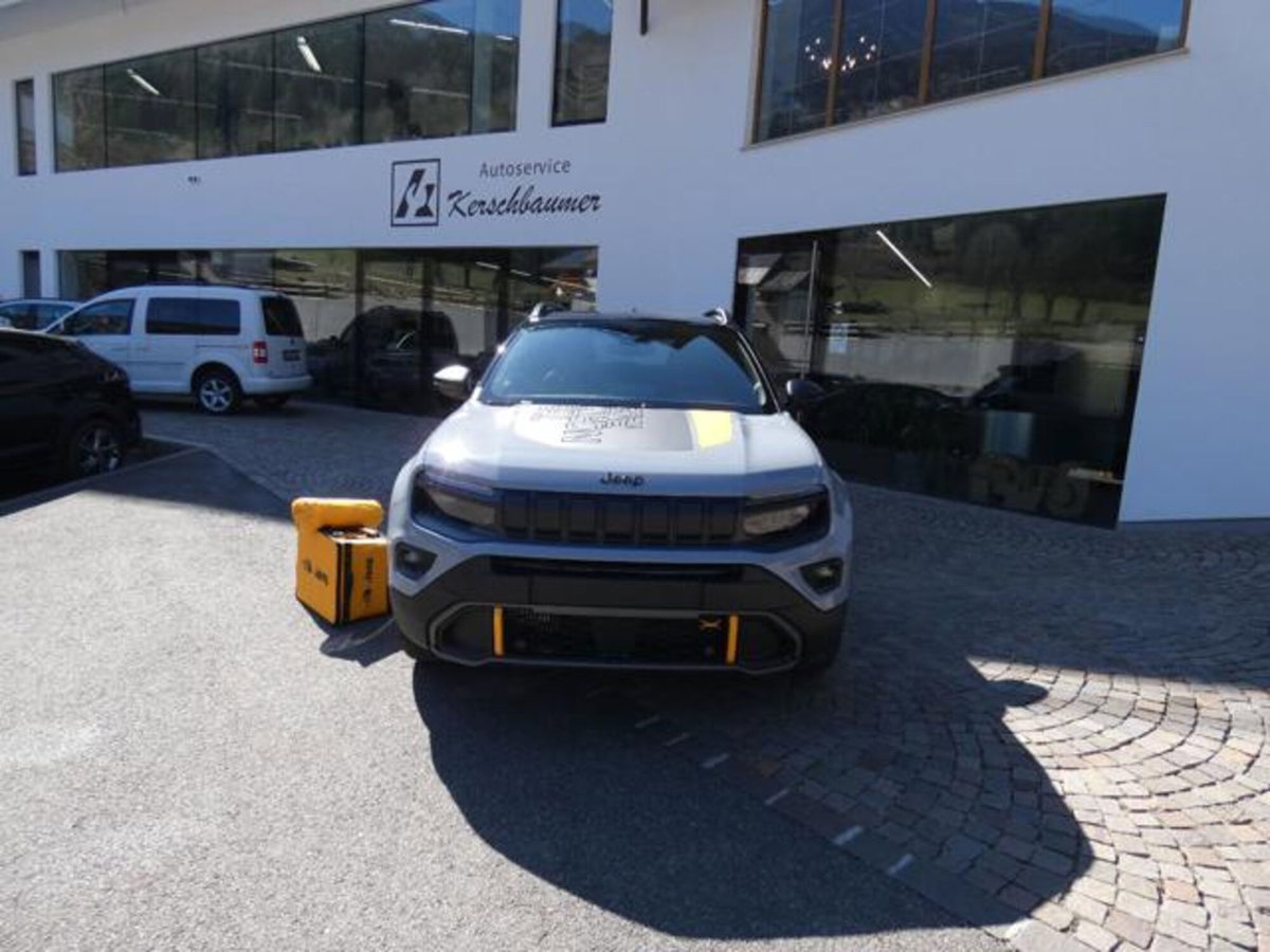 Jeep Avenger 1.2 turbo e-hybrid mhev The North Face 4xe 145cv edct6 (3)