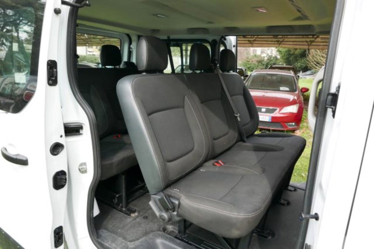 Nissan Primastar 2.0 dCi 110CV PC-TN Bus (11)