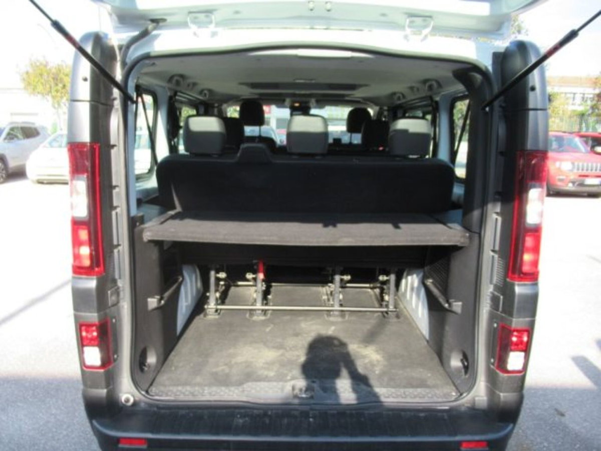 Nissan Primastar 2.0 dCi 110CV PC-TN Bus (13)