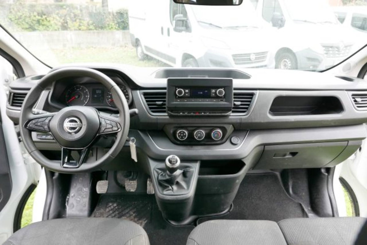 Nissan Primastar 2.0 dCi 110CV PC-TN Bus (8)
