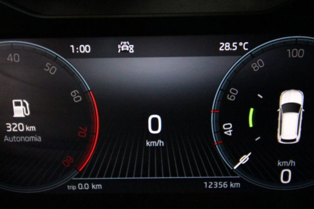 Skoda Kamiq 1.0 TSI 110 CV DSG Style (8)