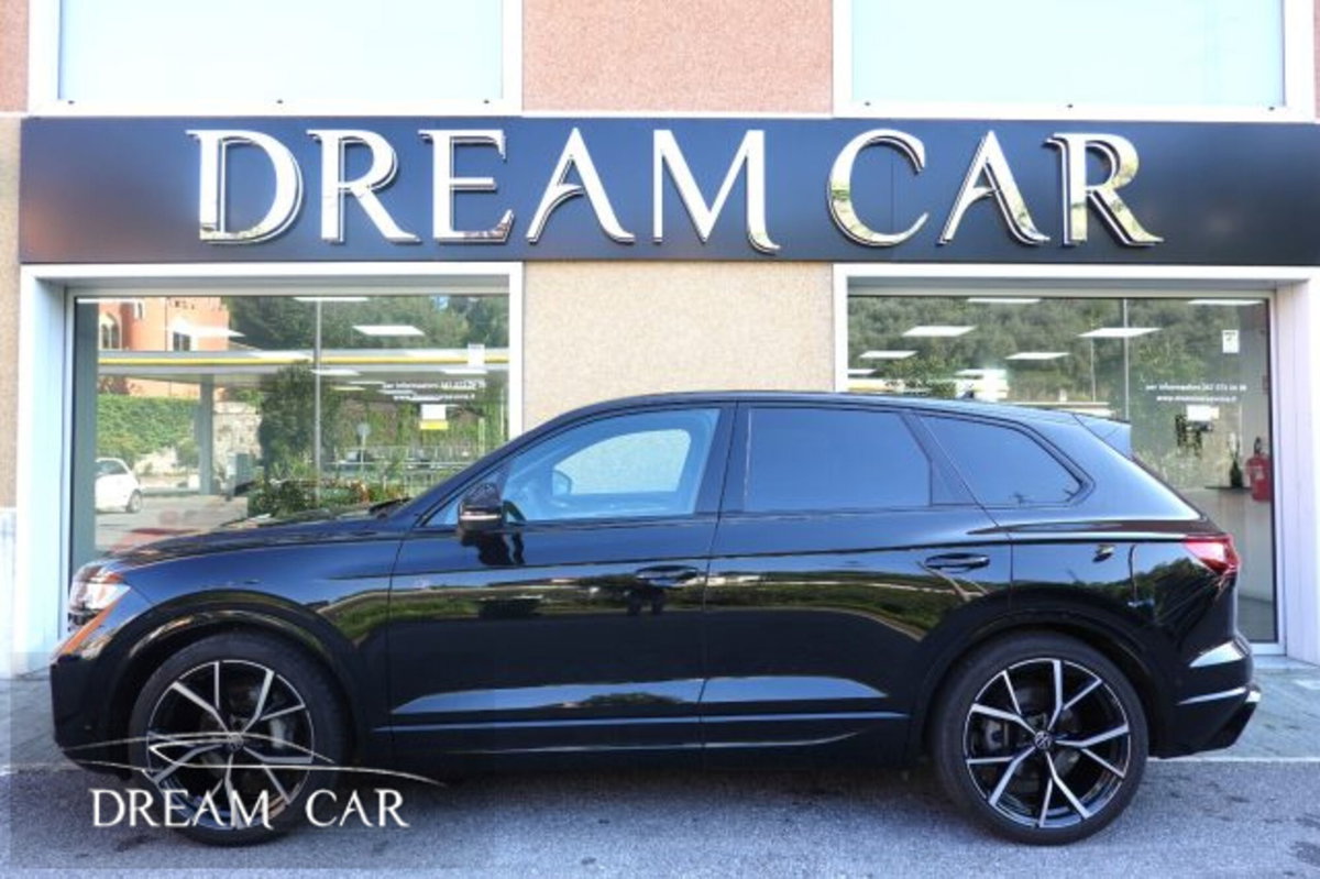 Volkswagen Touareg 3.0 V6 tdi scr R-Line Final Edition 231cv auto (2)