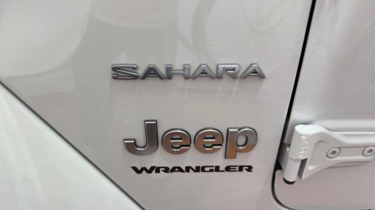 Jeep Wrangler 2.2 Mjt II Sahara (11)