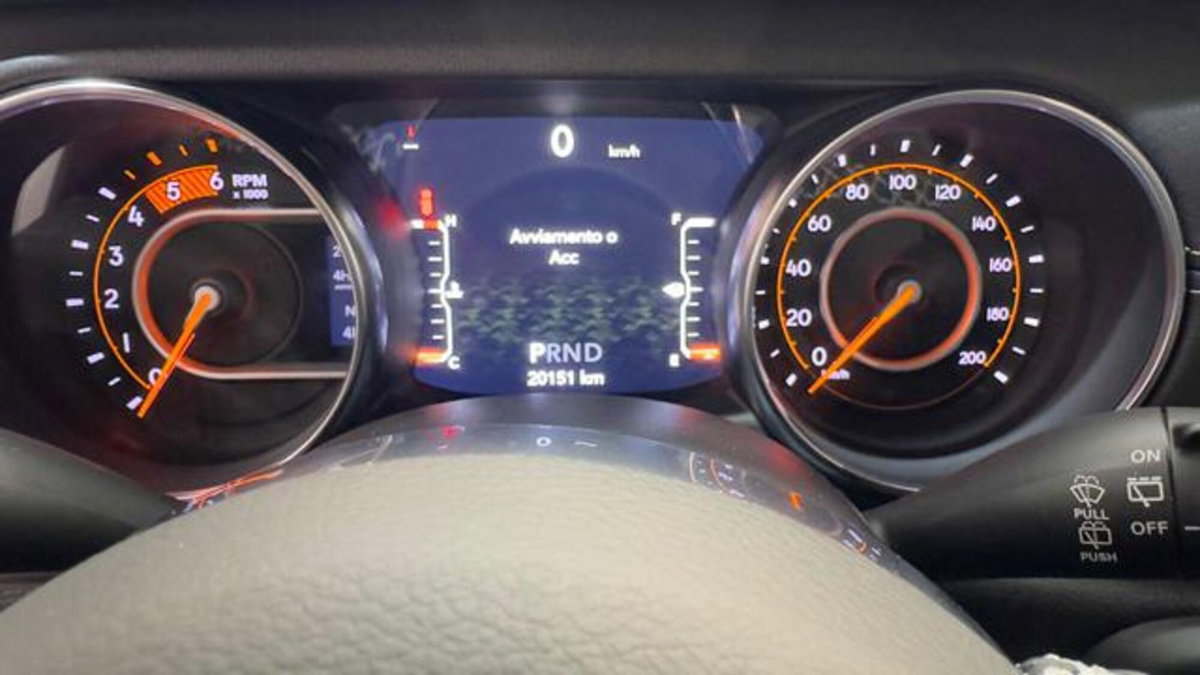 Jeep Wrangler 2.2 Mjt II Sahara (13)