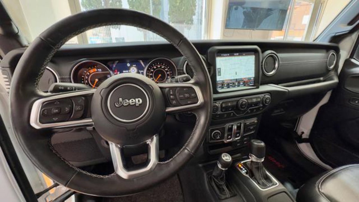 Jeep Wrangler 2.2 Mjt II Sahara (7)