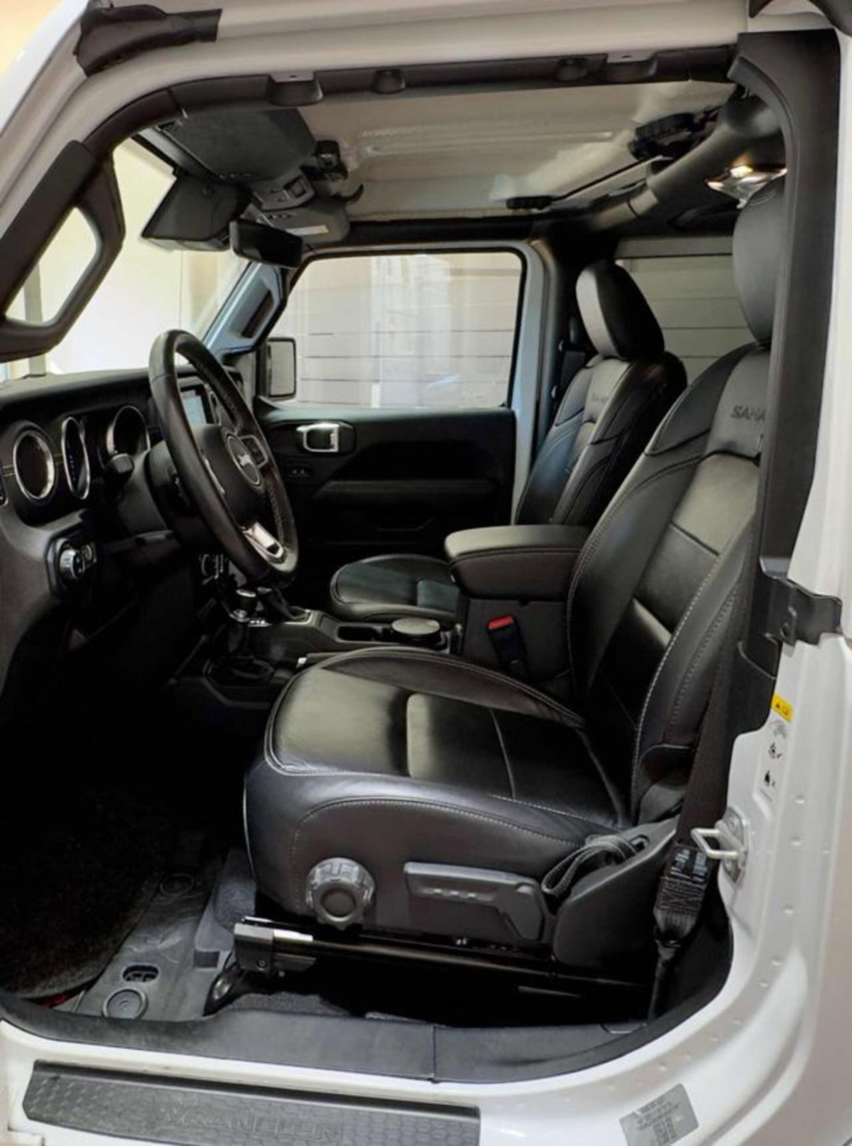 Jeep Wrangler 2.2 Mjt II Sahara (8)