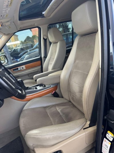 Land Rover Range Rover Sport 3.0 SDV6 HSE (18)