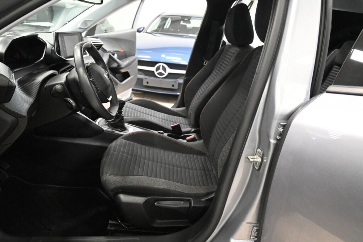 Peugeot 2008 PureTech 100 S&S Active Pack (9)