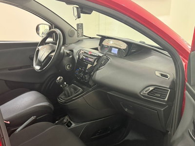 Lancia Ypsilon 0.9 TwinAir 85 CV 5 porte Metano Ecochic Silver (10)
