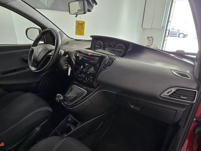 Lancia Ypsilon 0.9 TwinAir 85 CV 5 porte Metano Ecochic Silver (8)
