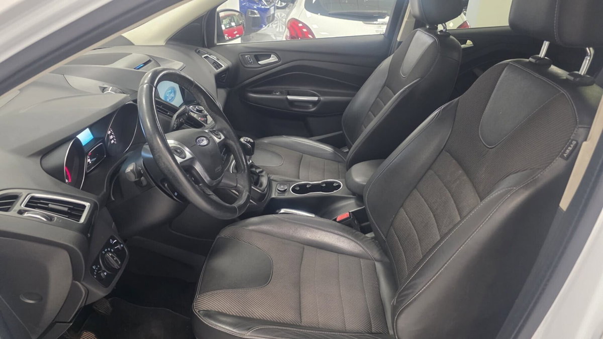 Ford Kuga 2.0 TDCI 120 CV S&S 2WD Business N1 (13)
