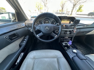 Mercedes-Benz Classe E 350 CDI BlueEFFICIENCY 4Matic Elegance (13)