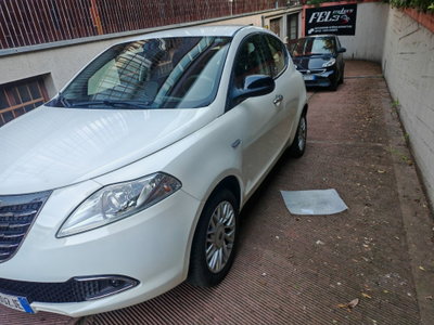 Lancia Ypsilon 0.9 TwinAir 85 CV 5 porte S&S DFN Gold (2)