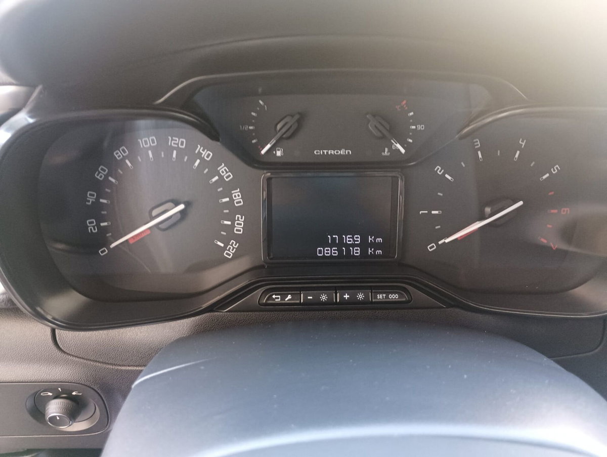 Citroen C3 BlueHDi 100 S&S Feel (13)