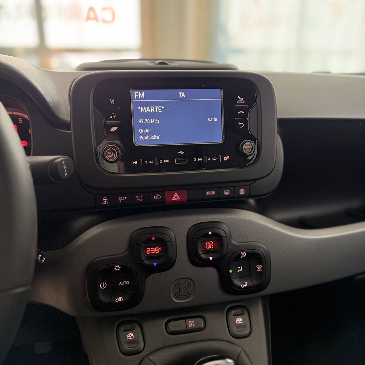 Fiat Panda 1.0 FireFly S&S Hybrid City Cross (7)
