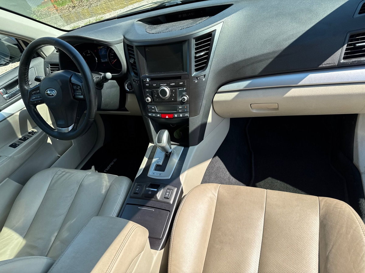 Subaru Outback 2.0D CVT Exclusive (11)