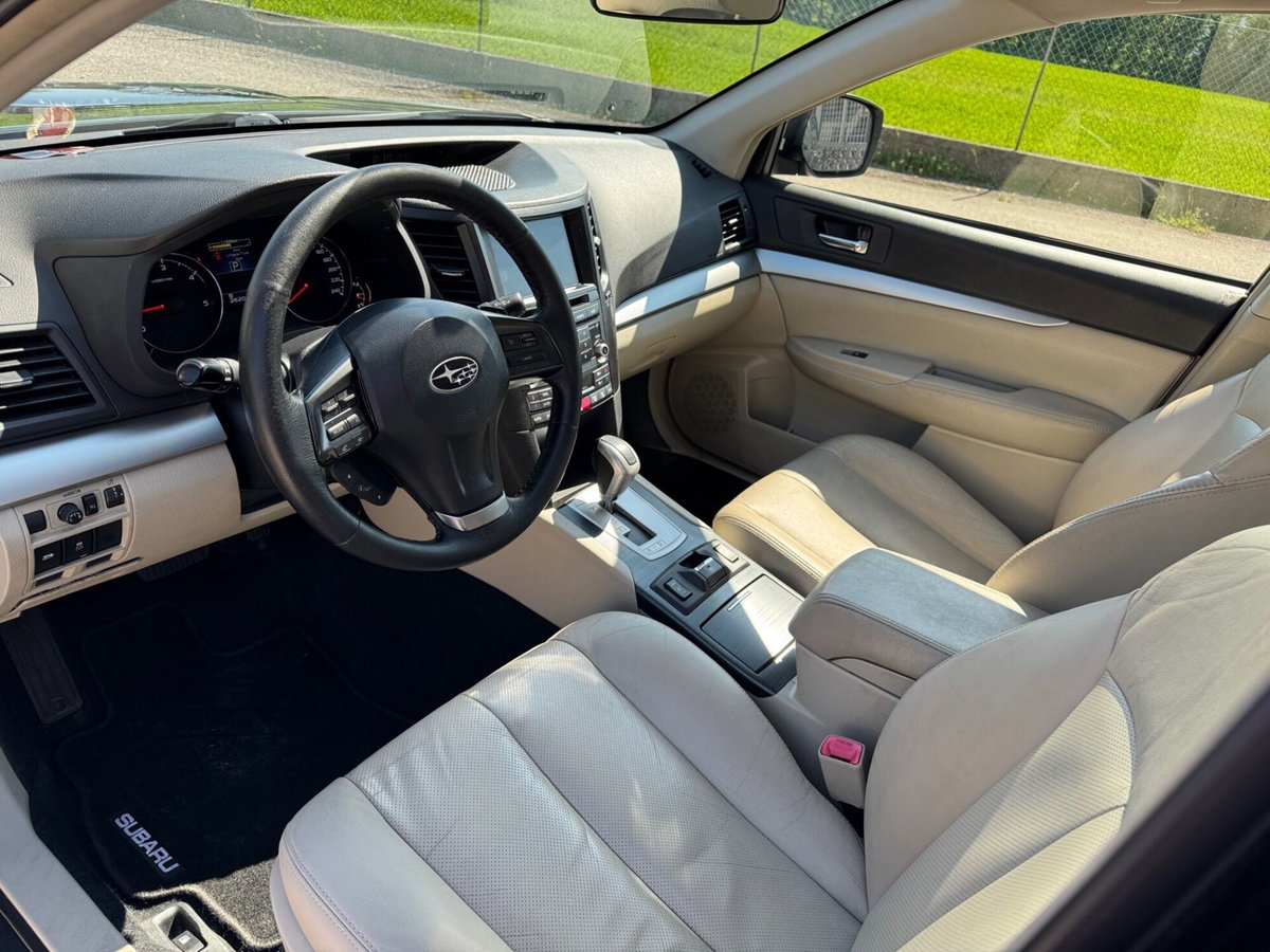 Subaru Outback 2.0D CVT Exclusive (8)