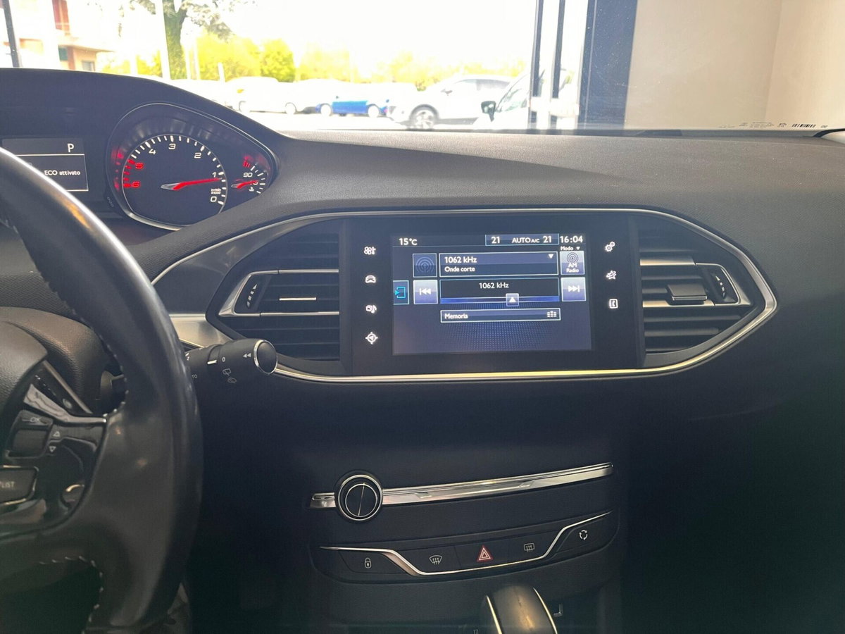 Peugeot 308 SW BlueHDi 180 S&S EAT8 GT (11)
