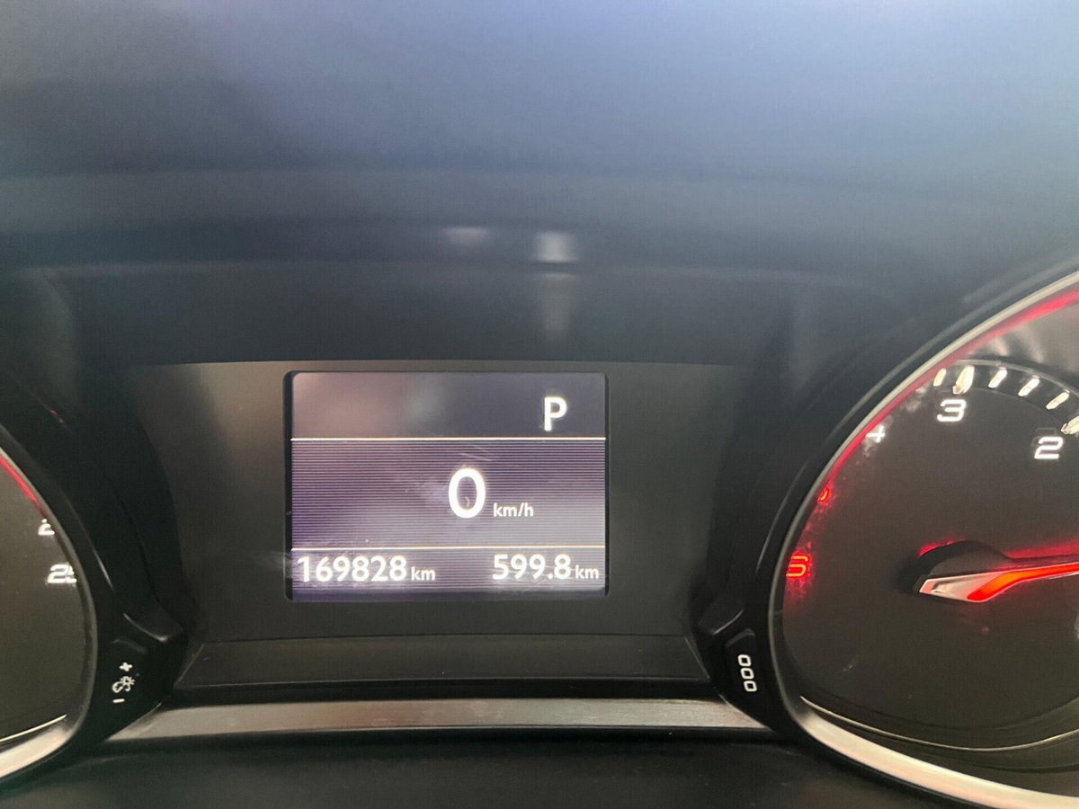 Peugeot 308 SW BlueHDi 180 S&S EAT8 GT (8)