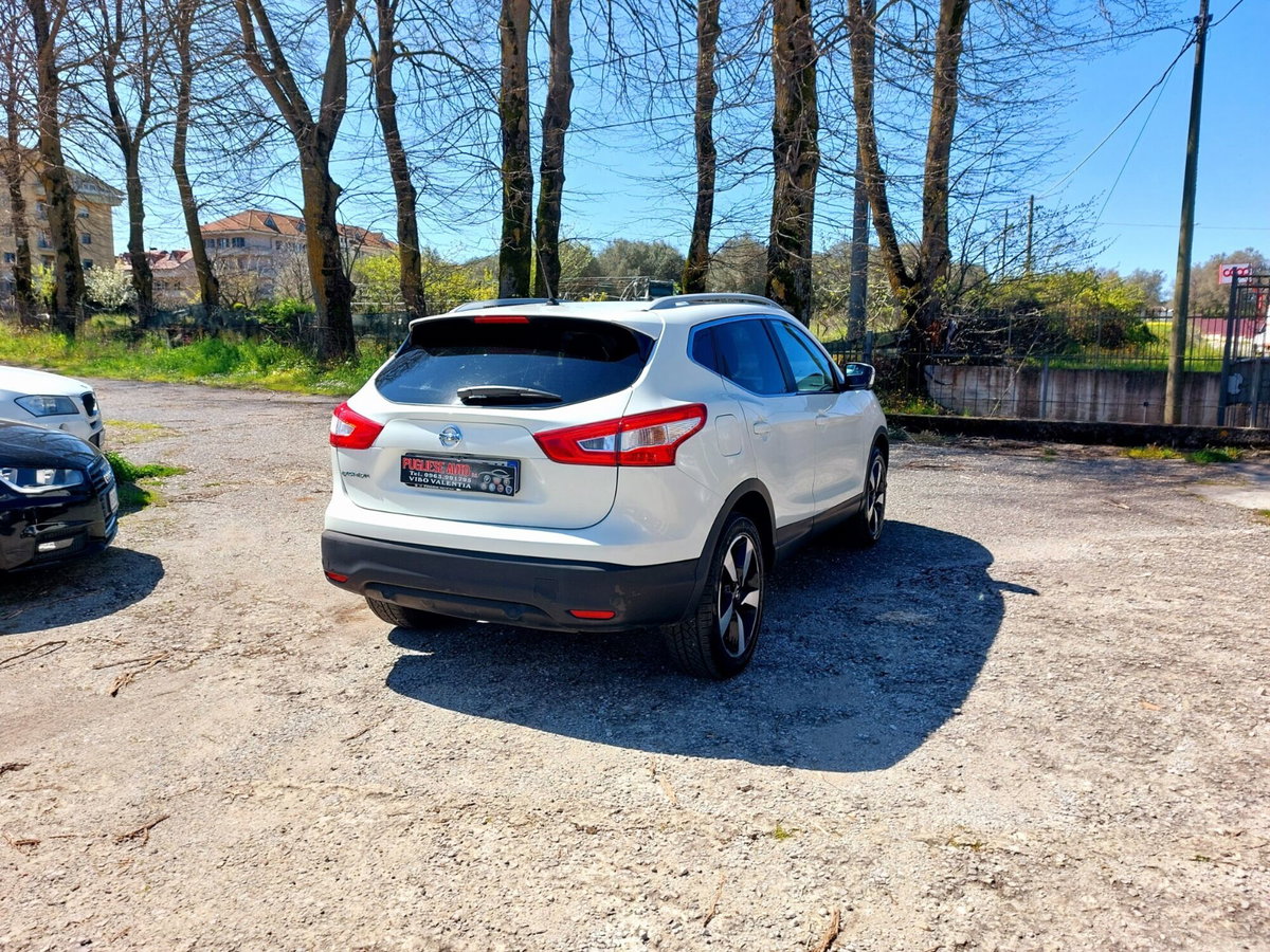 Nissan Qashqai 1.5 dCi N-Connecta (2)