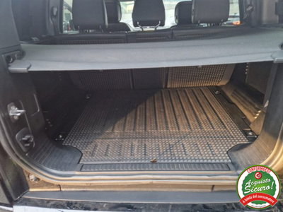 Land Rover Defender 110 3.0D I6 300 CV AWD Auto X-Dynamic HSE (20)