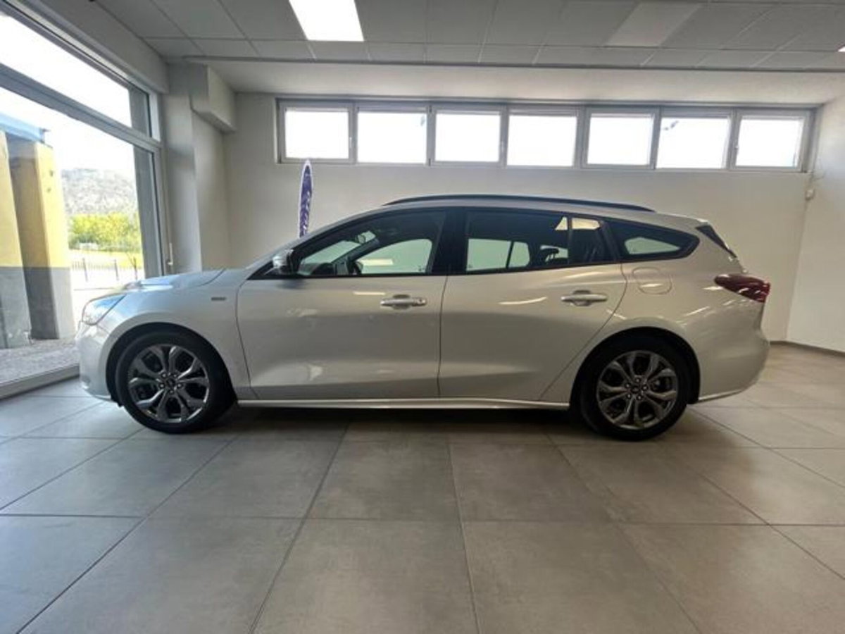 Ford Focus Station Wagon 1.5 EcoBlue 115 CV automatico SW ST-Line Design (4)