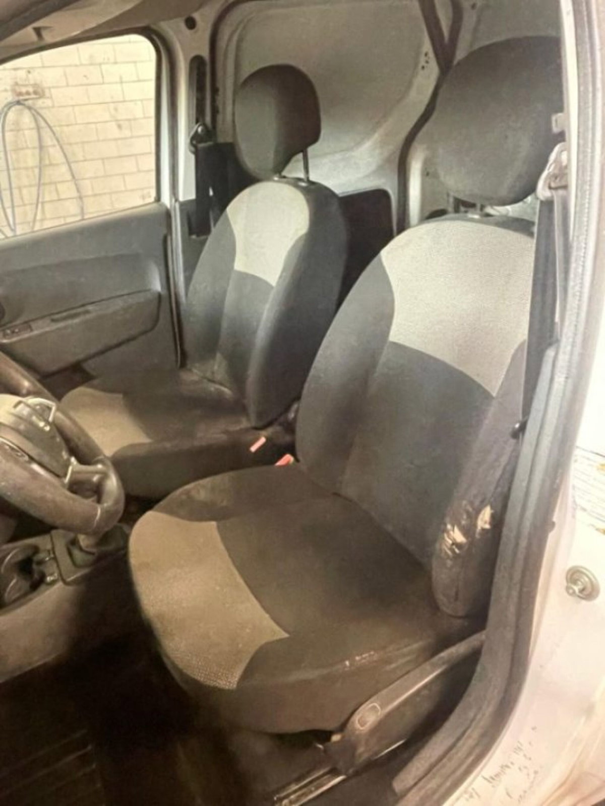 Dacia Dokker 1.6 8V 100CV Start&Stop GPL Ambiance (8)