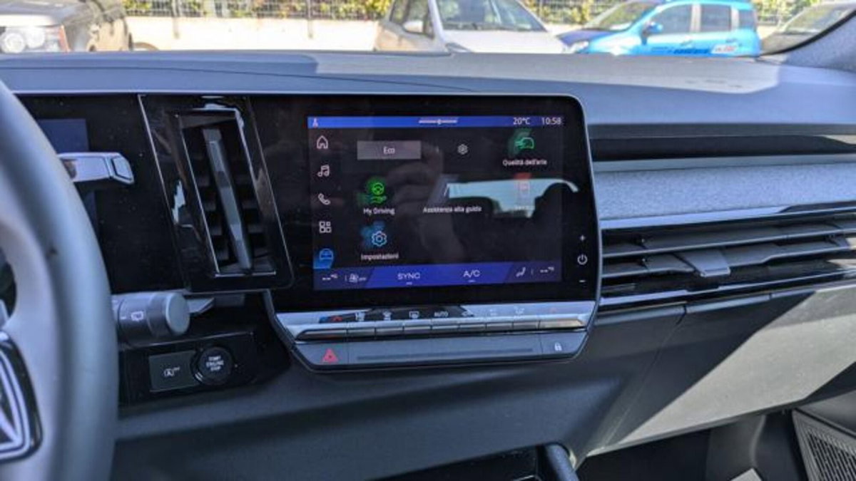 Renault Austral 1.3 mild hybrid Techno 160cv auto (14)