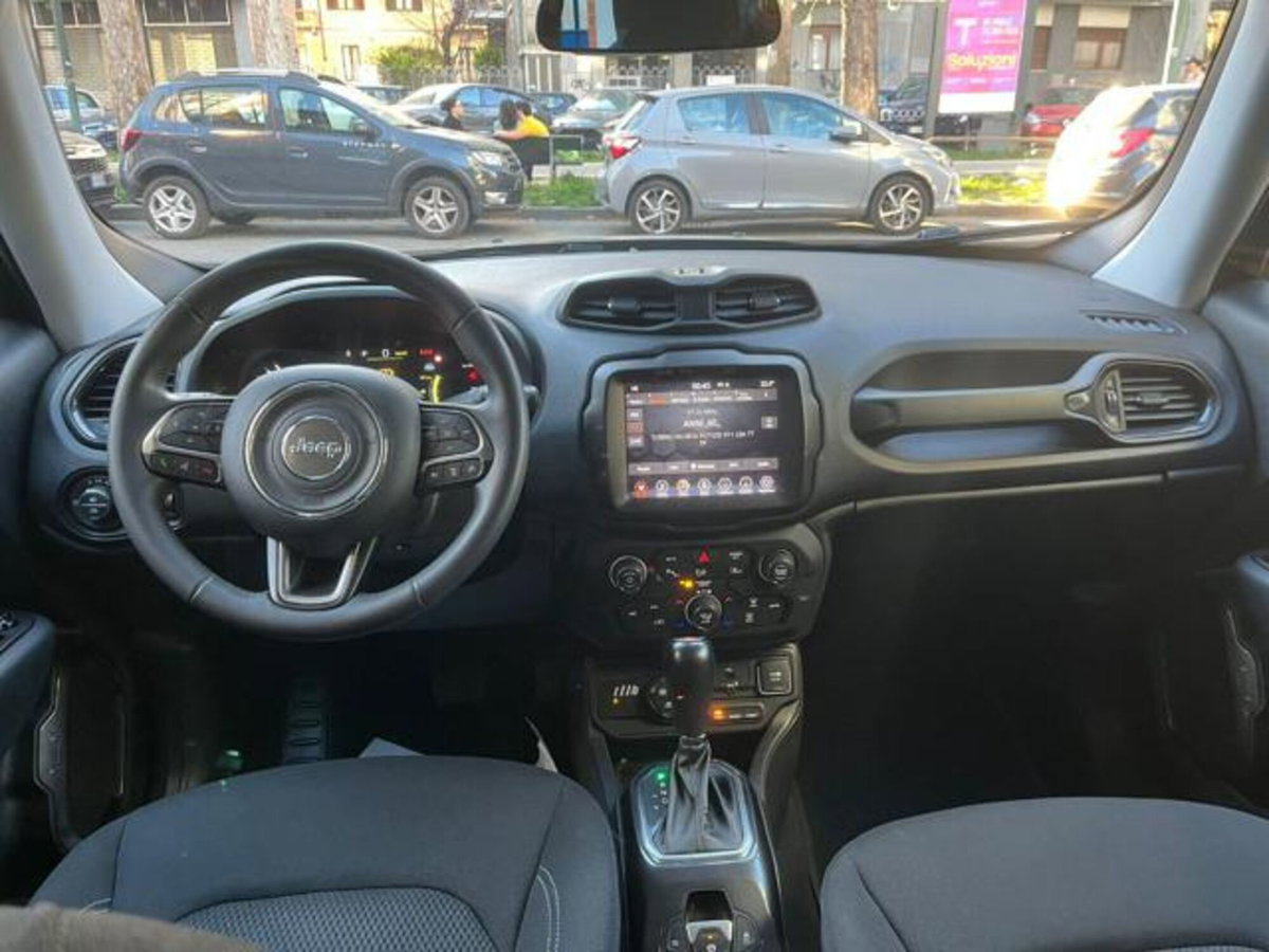Jeep Renegade 1.3 T4 190CV PHEV 4xe AT6 Limited (10)