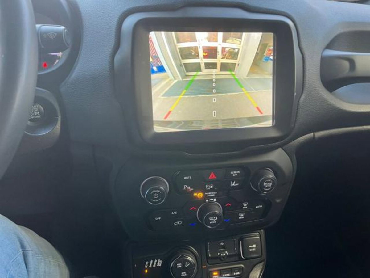 Jeep Renegade 1.3 T4 190CV PHEV 4xe AT6 Limited (13)